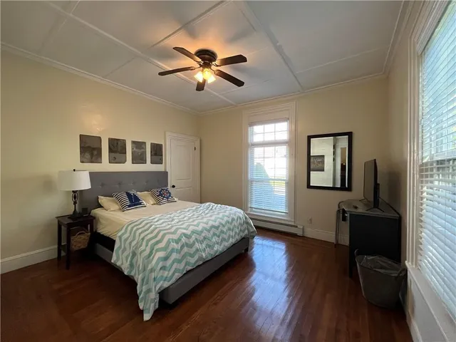 $3,200 | 5 Elliot Place, Unit 1, Newport, RI 02840