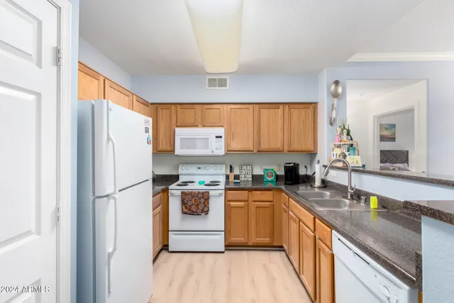 $3,200 | 20100 North 78th Place, Unit 1038, Scottsdale, AZ 85255