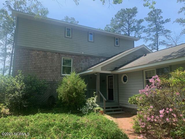 652 Longview Road Bayboro, NC 28515 - Photo 3 of 19 Swan point entrance photo