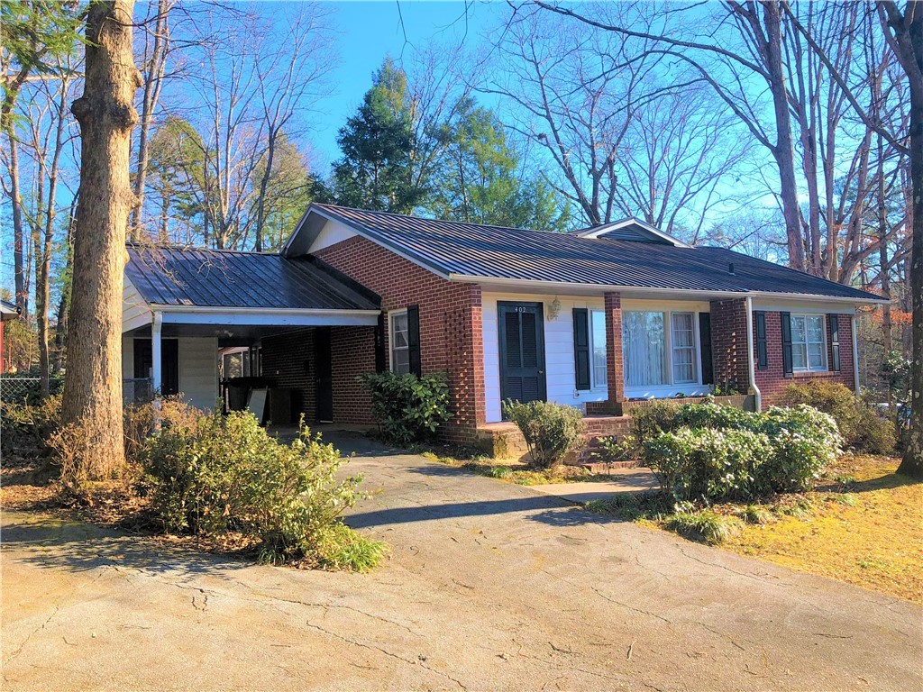 402 Playground Road Walhalla, SC 29691 - Photo 2 of 30 Gallery Image 2