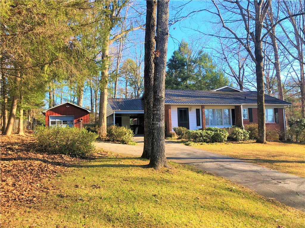 402 Playground Road Walhalla, SC 29691 - Photo 3 of 30 Gallery Image 3