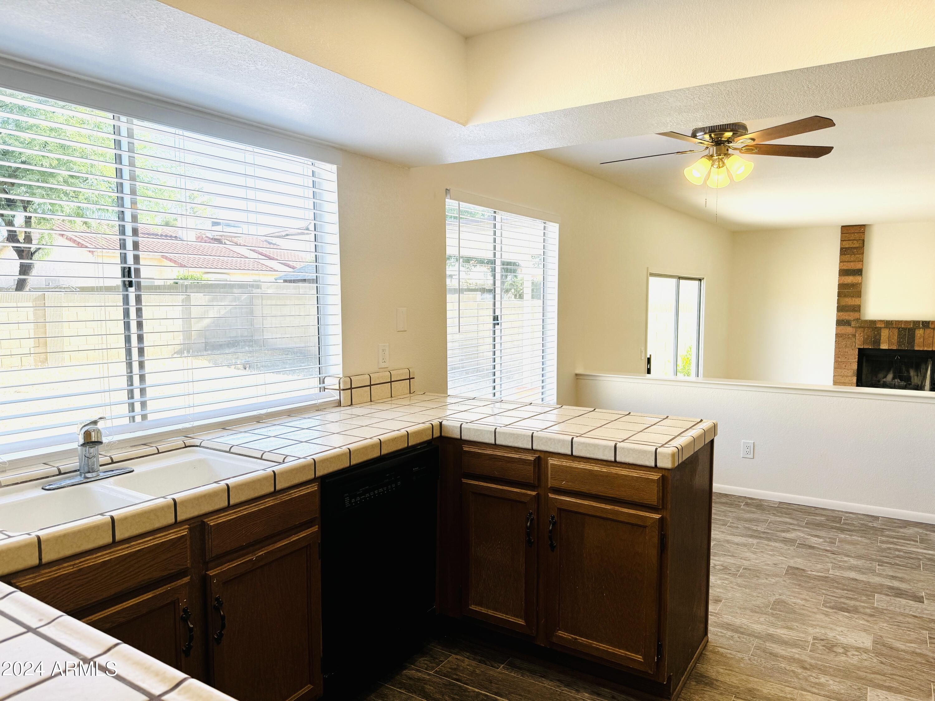 1817 East Hearn Road Phoenix, AZ 85022 - Photo 19 of 58 20240620_000114120_iOS