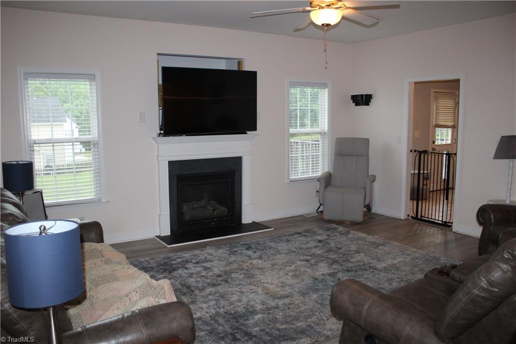572 Barnsdale Ridge Road Kernersville, NC 27284 - Photo 3 of 20 Gallery Image 3