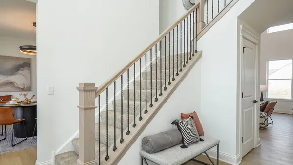 a view of entryway and workspace