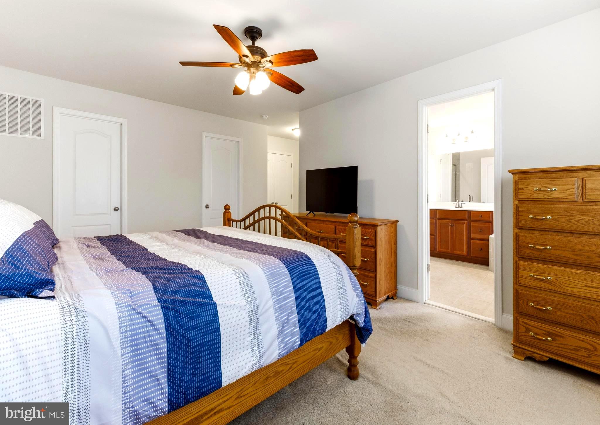 325 Windsor Road Mullica Hill, NJ 08062 - Photo 16 of 28 Main Bedroom