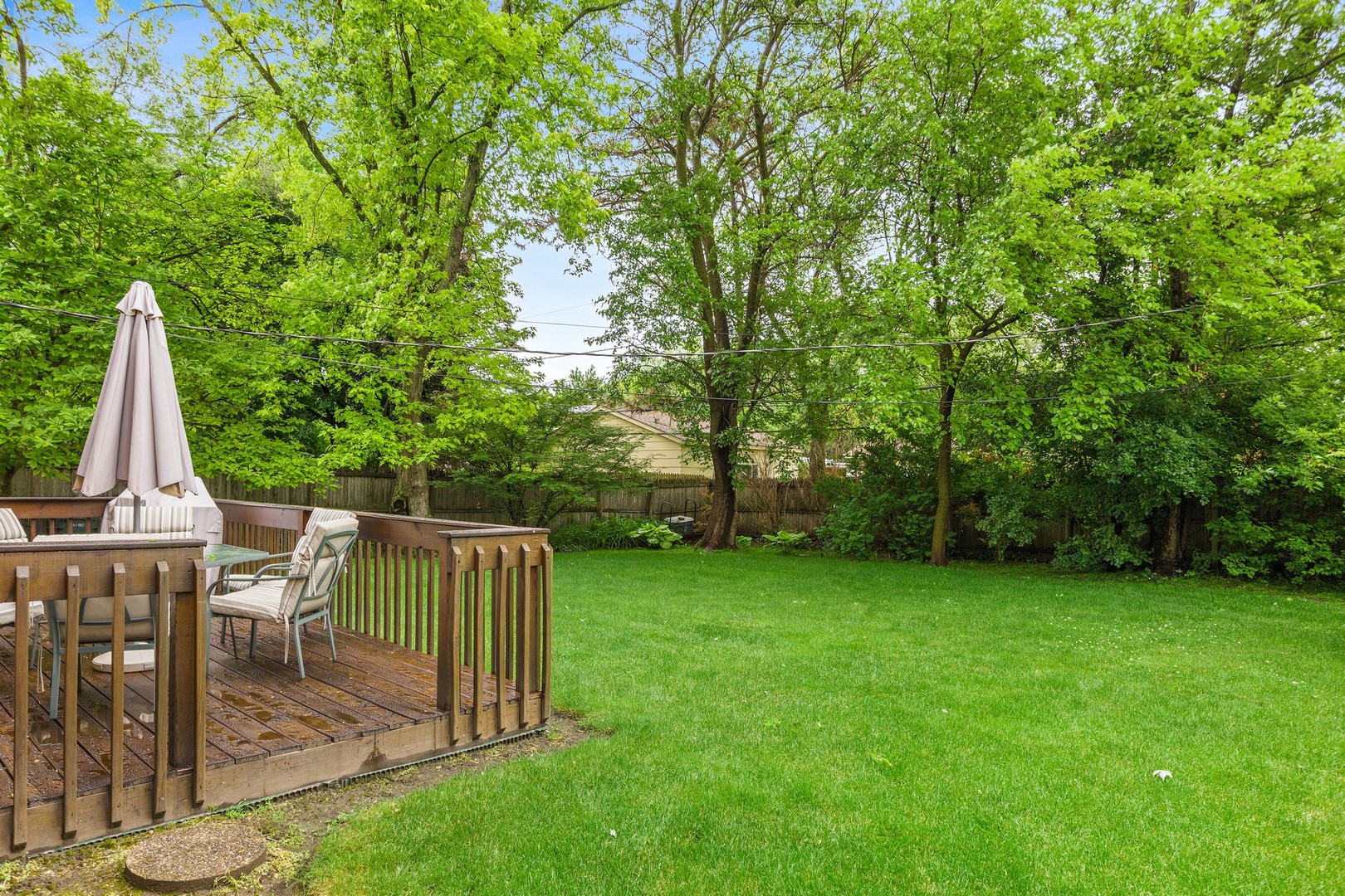336 Beverly Drive Wilmette, IL 60091 - Photo 29 of 34 a view of backyard with trampoline