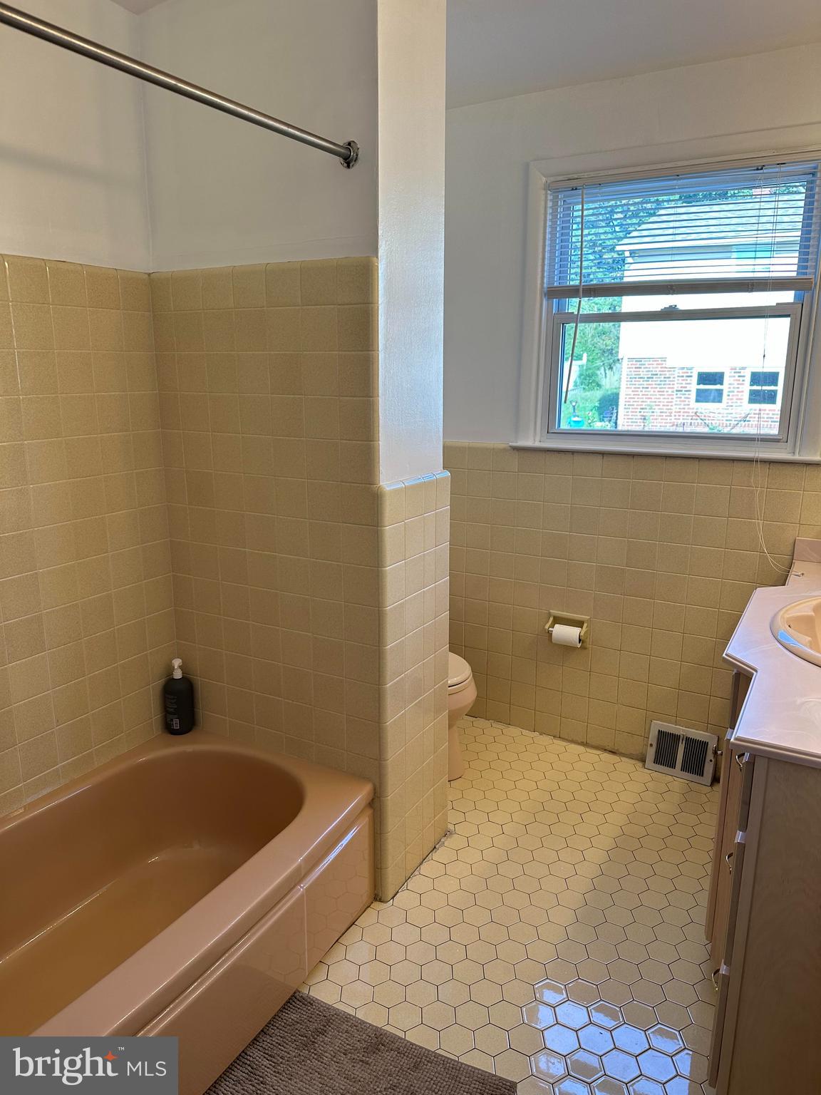 9224 Darlington Road Philadelphia, PA 19115 - Photo 22 of 31 Gallery Image 22