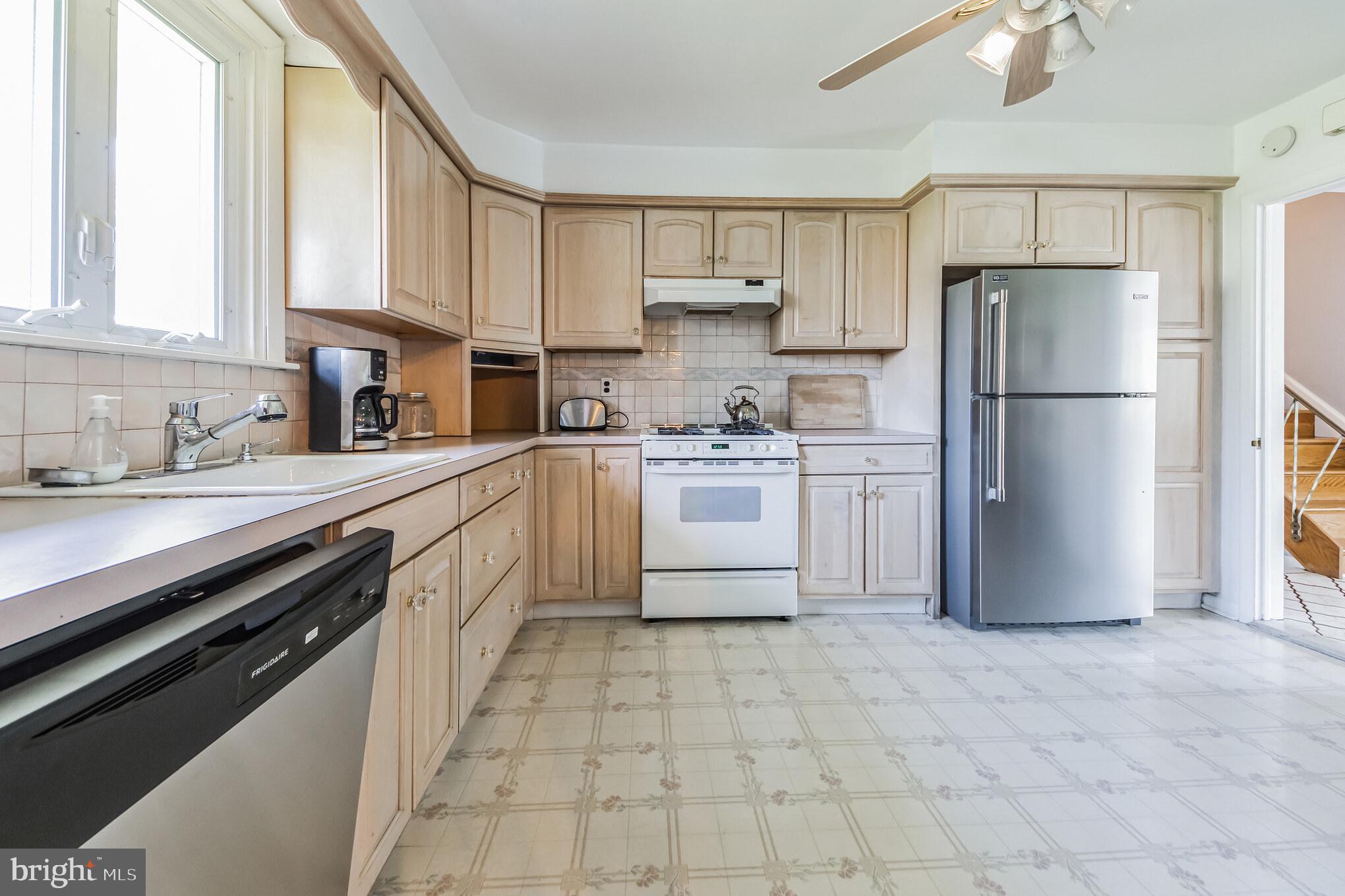 9224 Darlington Road Philadelphia, PA 19115 - Photo 10 of 31 Gallery Image 10