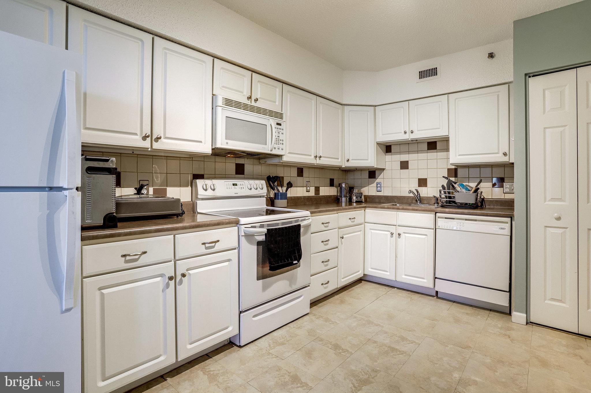 5501 Seminary Road, Unit 2213S Falls Church, VA 22041 - Photo 13 of 41 Kitchen