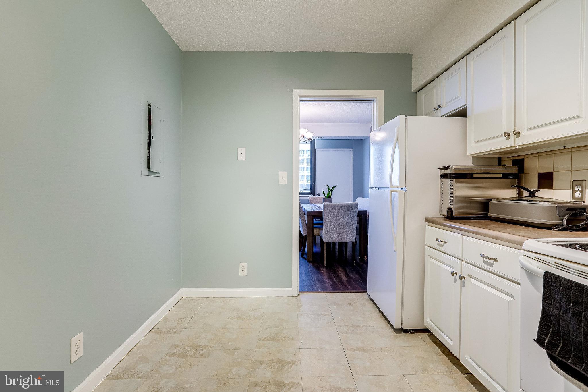 5501 Seminary Road, Unit 2213S Falls Church, VA 22041 - Photo 18 of 41 Kitchen
