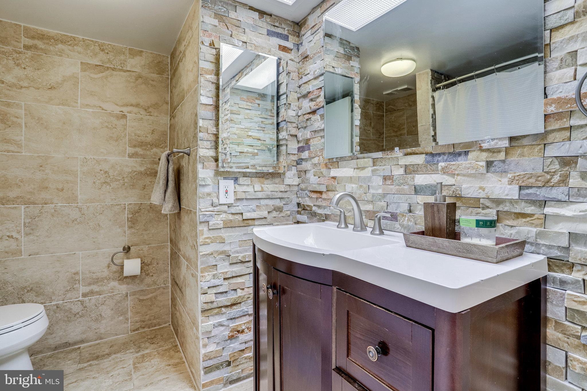 5501 Seminary Road, Unit 2213S Falls Church, VA 22041 - Photo 23 of 41 Bathroom