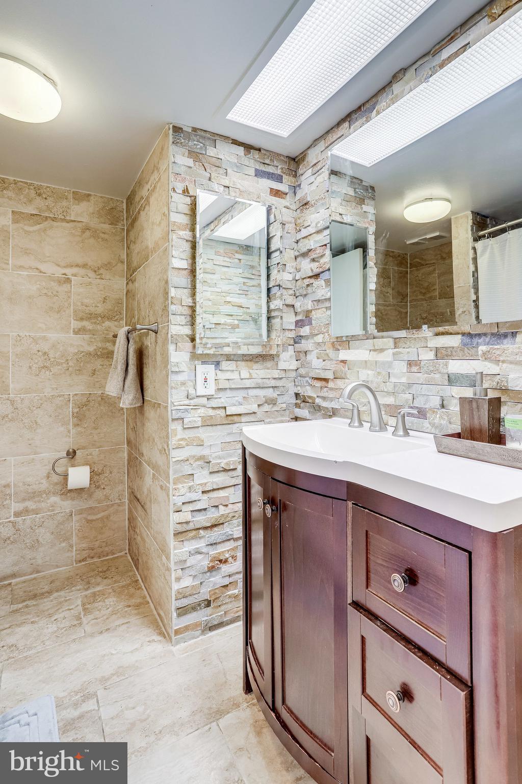 5501 Seminary Road, Unit 2213S Falls Church, VA 22041 - Photo 24 of 41 Bathroom
