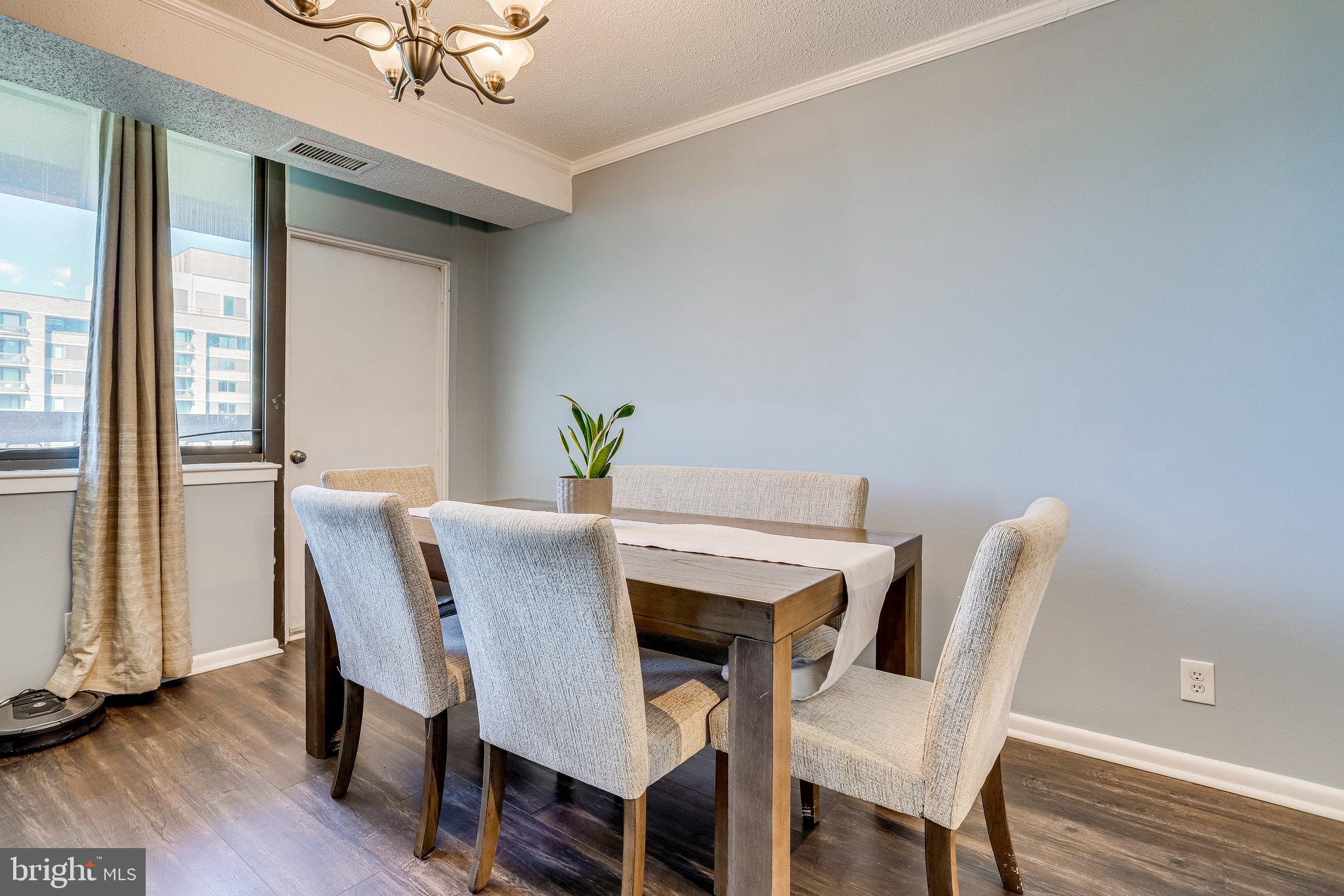 5501 Seminary Road, Unit 2213S Falls Church, VA 22041 - Photo 8 of 41 Dining Room