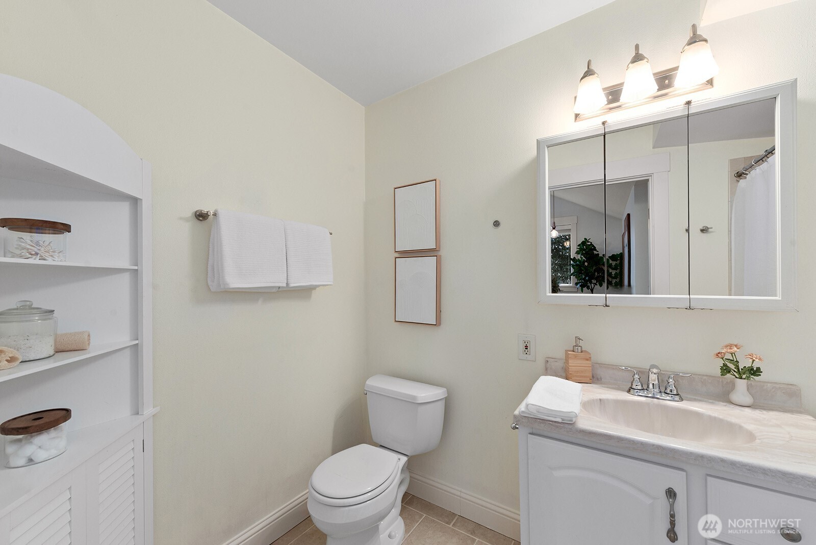 1516 Northeast 96th Street Seattle, WA 98115 - Photo 12 of 36