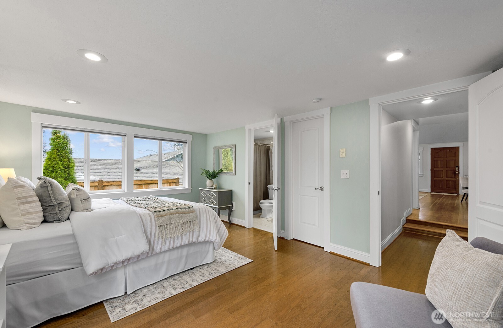 1516 Northeast 96th Street Seattle, WA 98115 - Photo 15 of 36