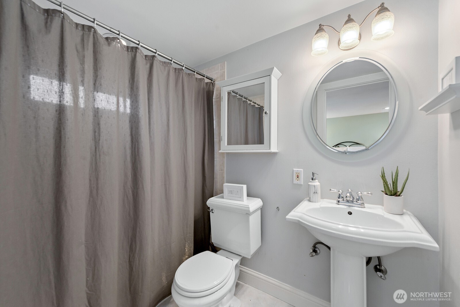1516 Northeast 96th Street Seattle, WA 98115 - Photo 18 of 36