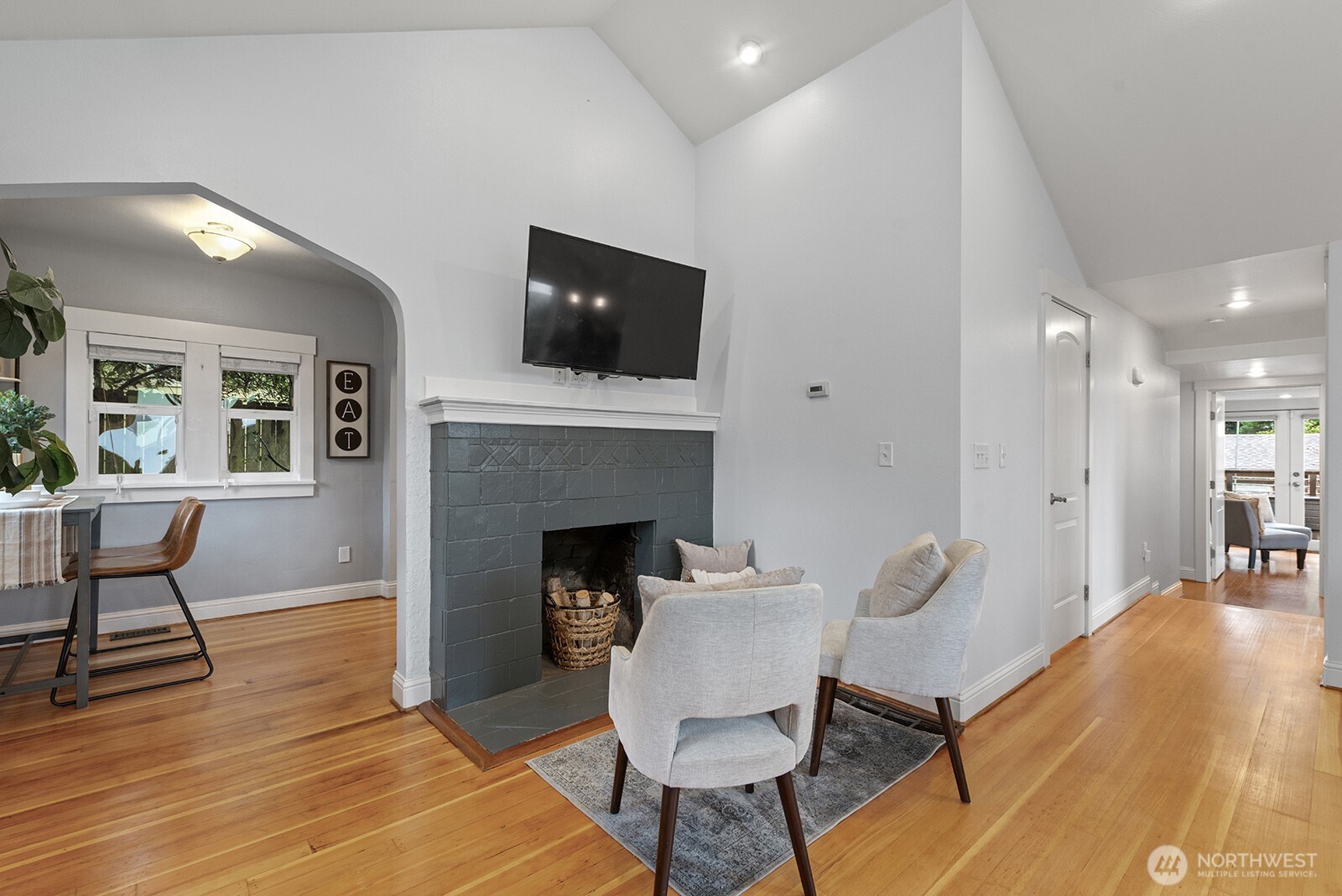 1516 Northeast 96th Street Seattle, WA 98115 - Photo 3 of 36