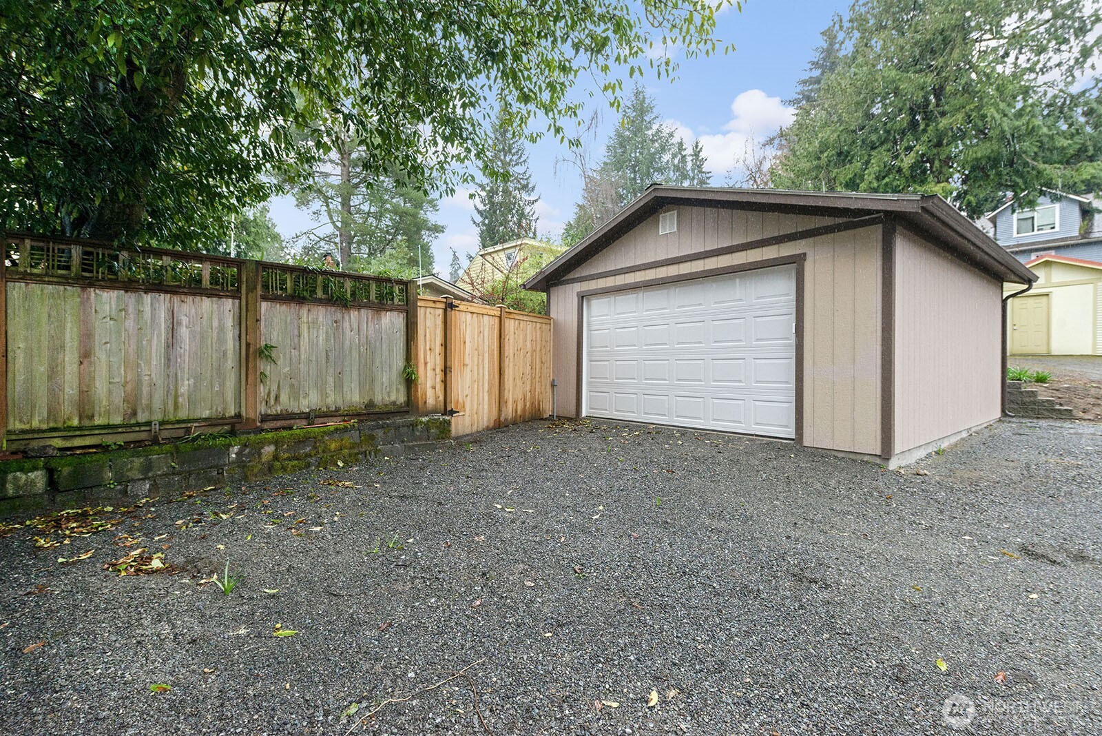 1516 Northeast 96th Street Seattle, WA 98115 - Photo 33 of 36