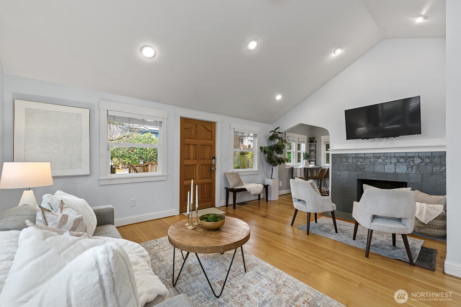 1516 Northeast 96th Street Seattle, WA 98115 - Photo 5 of 36