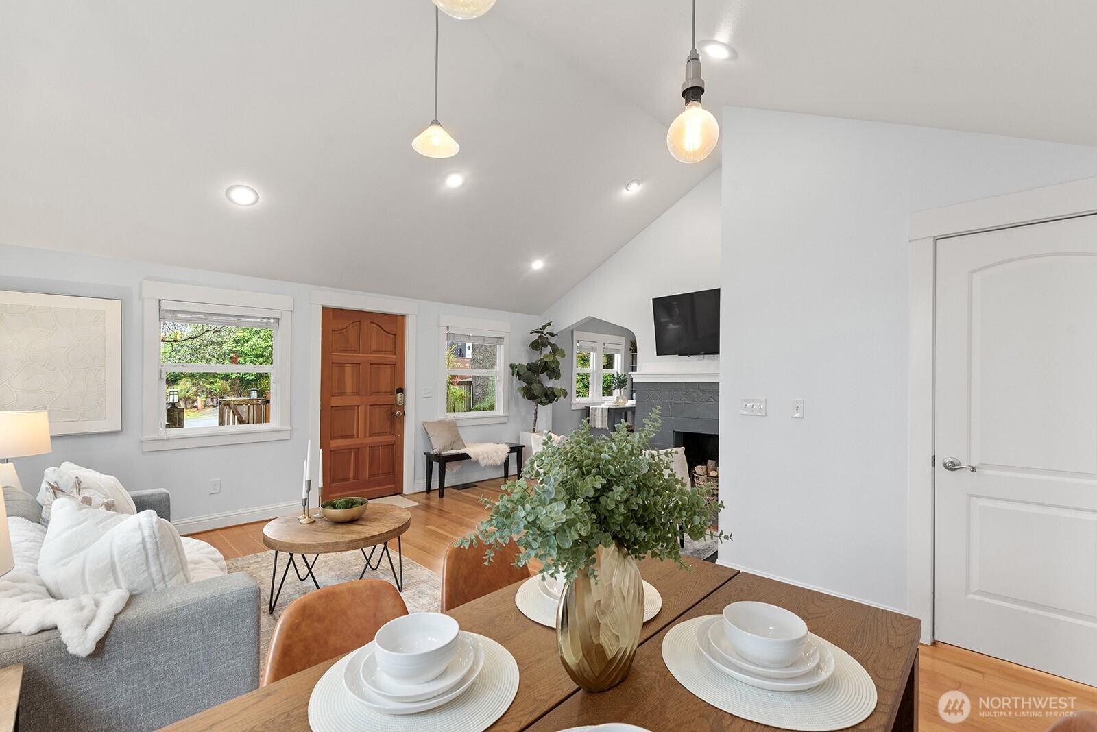 1516 Northeast 96th Street Seattle, WA 98115 - Photo 7 of 36
