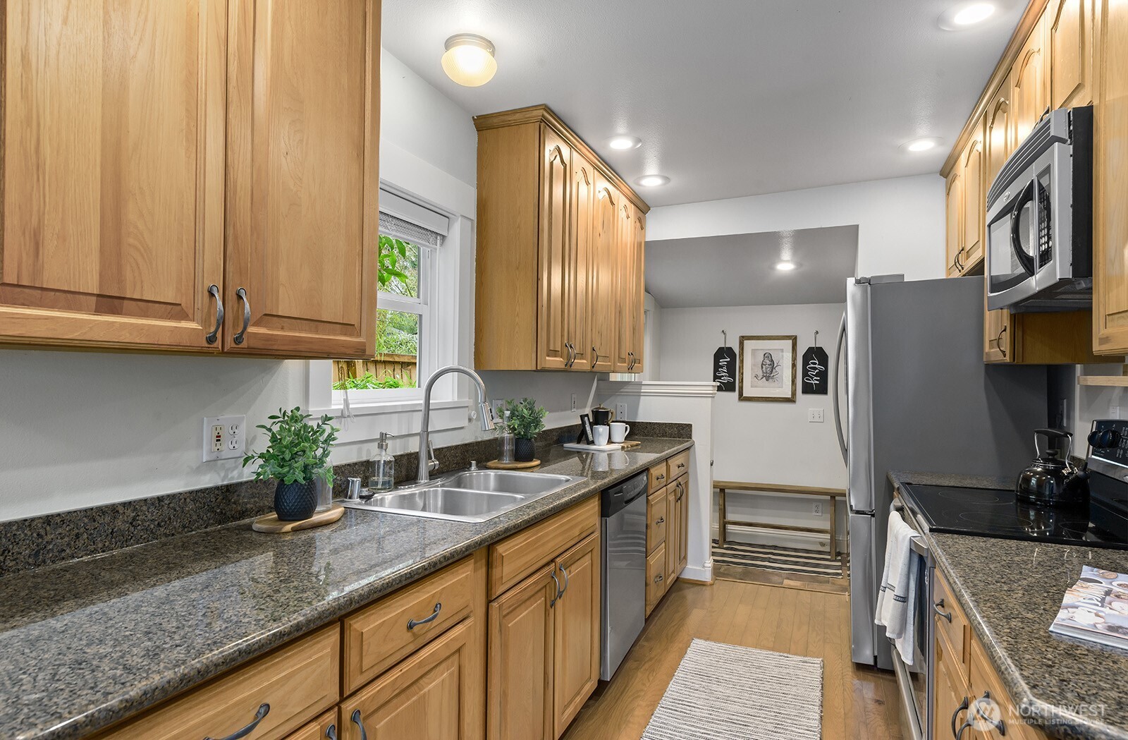 1516 Northeast 96th Street Seattle, WA 98115 - Photo 9 of 36