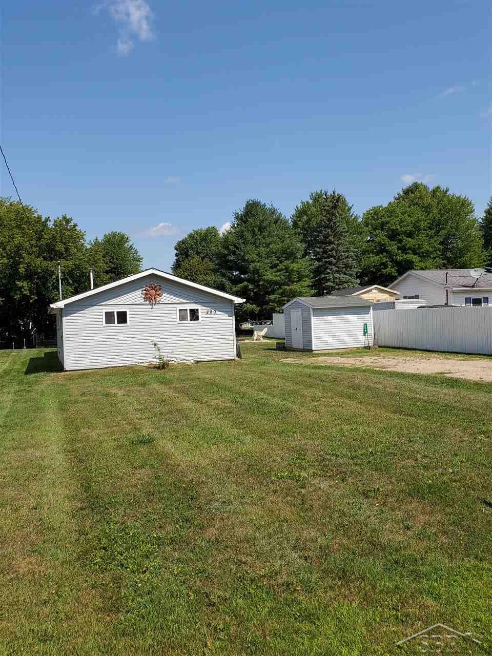 290 Lee Road Beaverton, MI 48612 - Photo 2 of 18 50020228-1.JPG