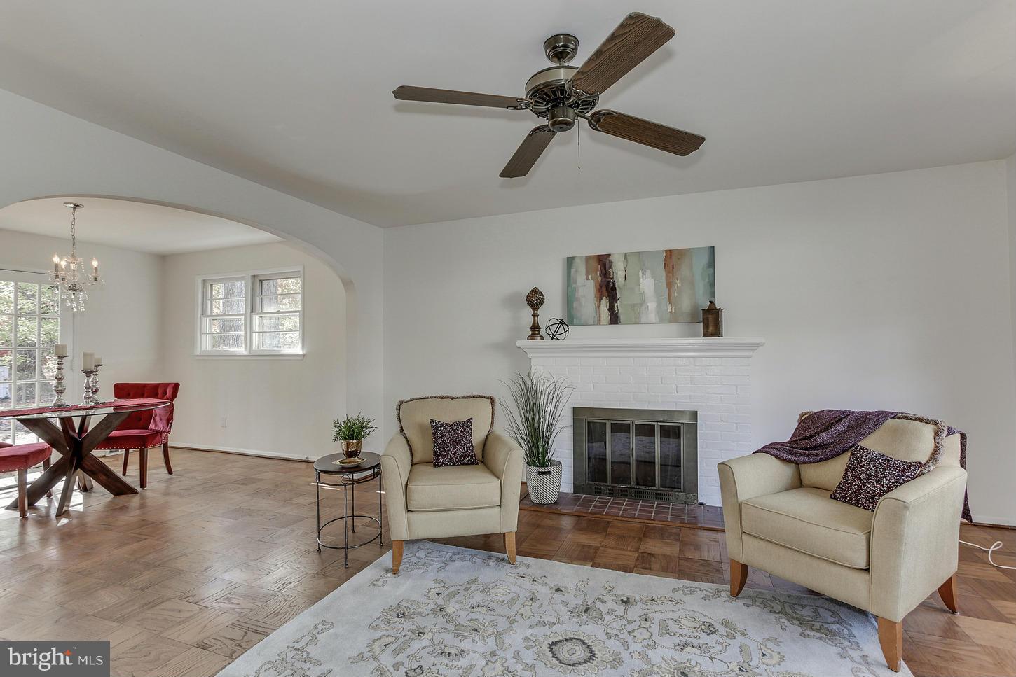 7511 Nancemond Street Springfield, VA 22150 - Photo 3 of 20 Living Room