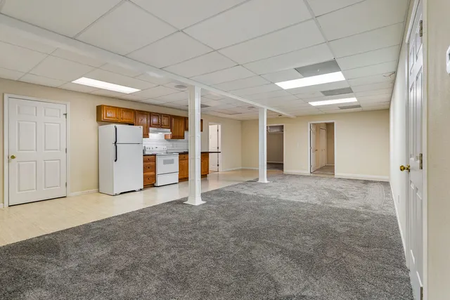 a view of a big room with closet and cabinet