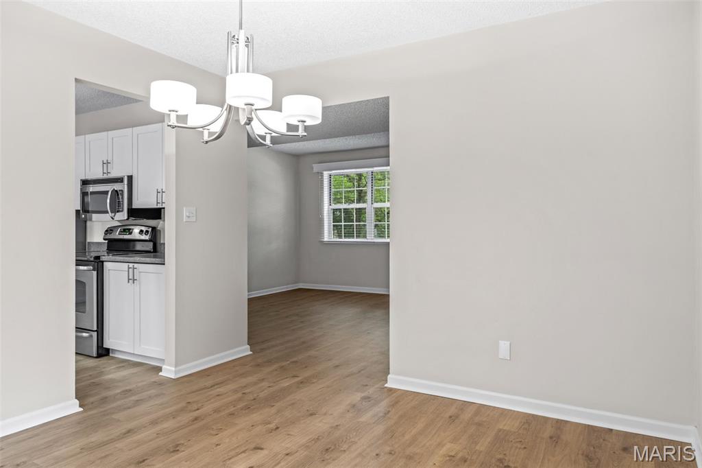 8929 Cardinal Terrace St. Louis, MO 63144 - Photo 7 of 43