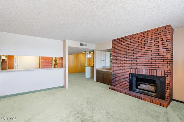 $150,000 | 750 South Royal Crest Circle, Unit 353, Las Vegas, NV 89169