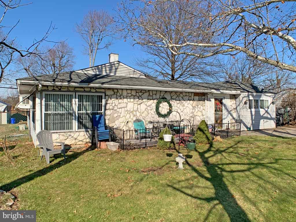87 Idlewild Road Levittown, PA 19057 - Photo 1 of 20 Gallery Image 1