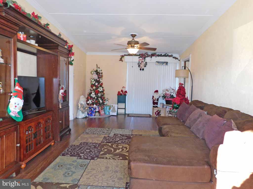 87 Idlewild Road Levittown, PA 19057 - Photo 4 of 20 Gallery Image 4