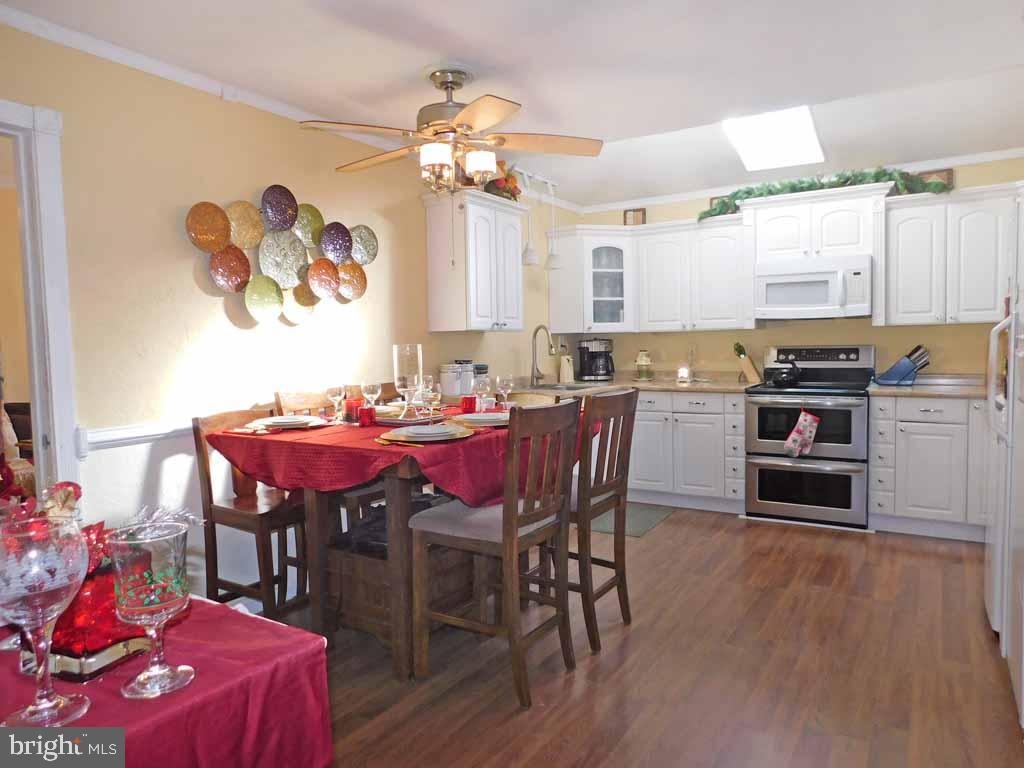 87 Idlewild Road Levittown, PA 19057 - Photo 5 of 20 Gallery Image 5