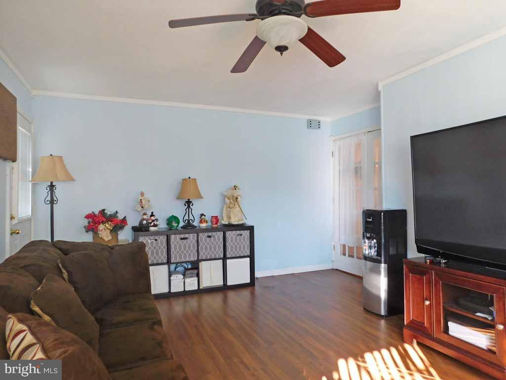 87 Idlewild Road Levittown, PA 19057 - Photo 10 of 20 Gallery Image 10