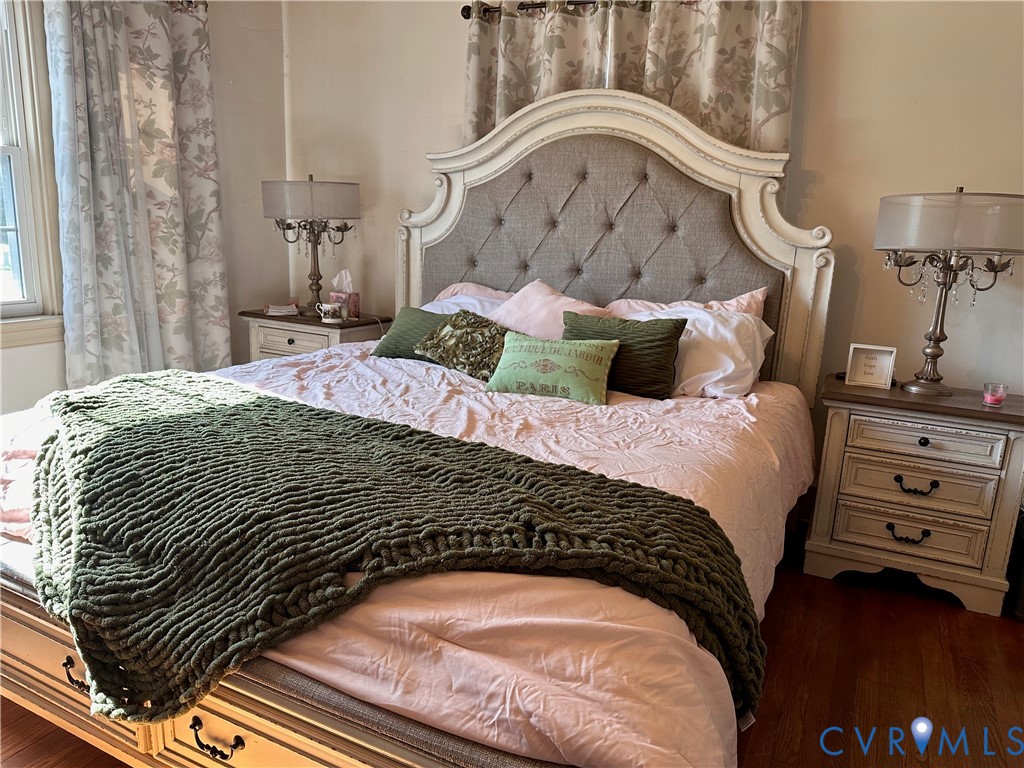 17088 Old Ridge Road Montpelier, VA 23192 - Photo 8 of 18 Hardwood flooring complements a decorative headboa
