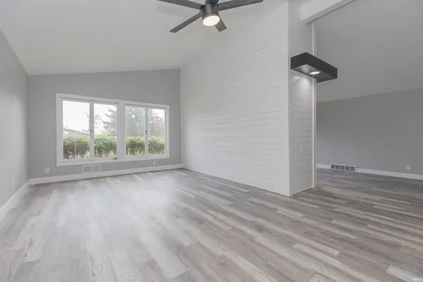 $359,900 | 2338 East Chandler Avenue, Evansville, IN 47714