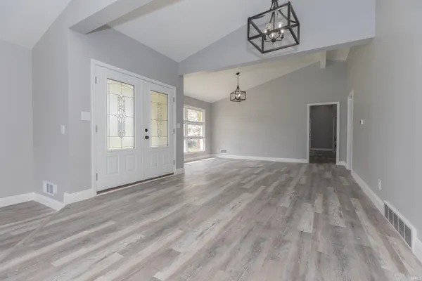 $359,900 | 2338 East Chandler Avenue, Evansville, IN 47714