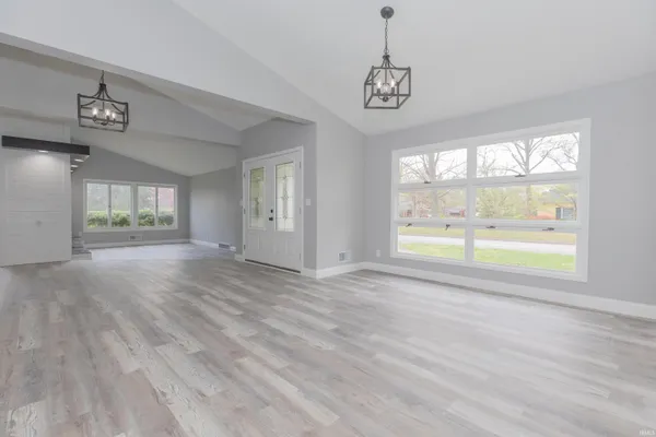 $359,900 | 2338 East Chandler Avenue, Evansville, IN 47714