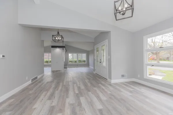 $359,900 | 2338 East Chandler Avenue, Evansville, IN 47714