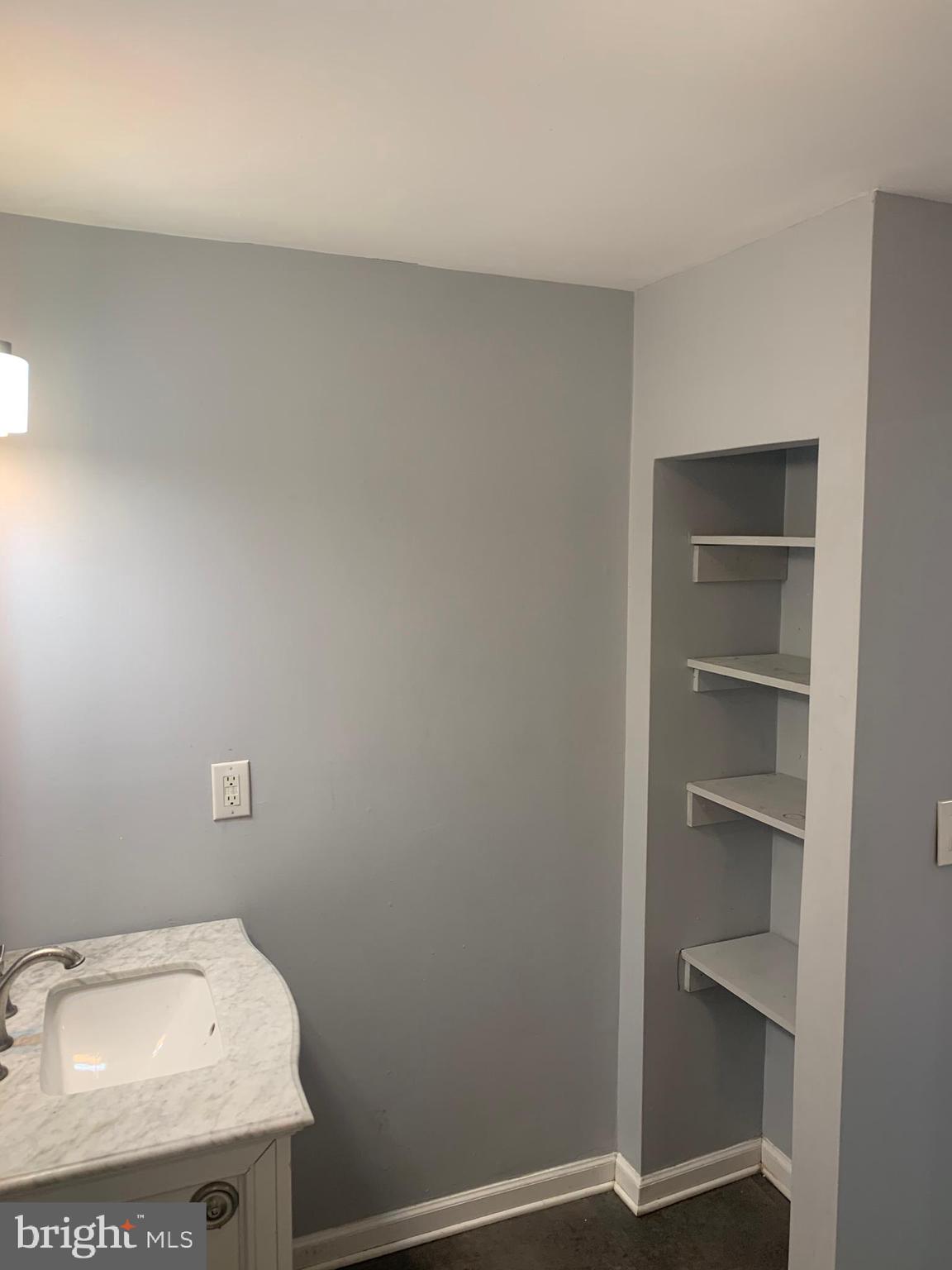 127 Cove Road Mantua, NJ 08051 - Photo 7 of 12 Linen closet