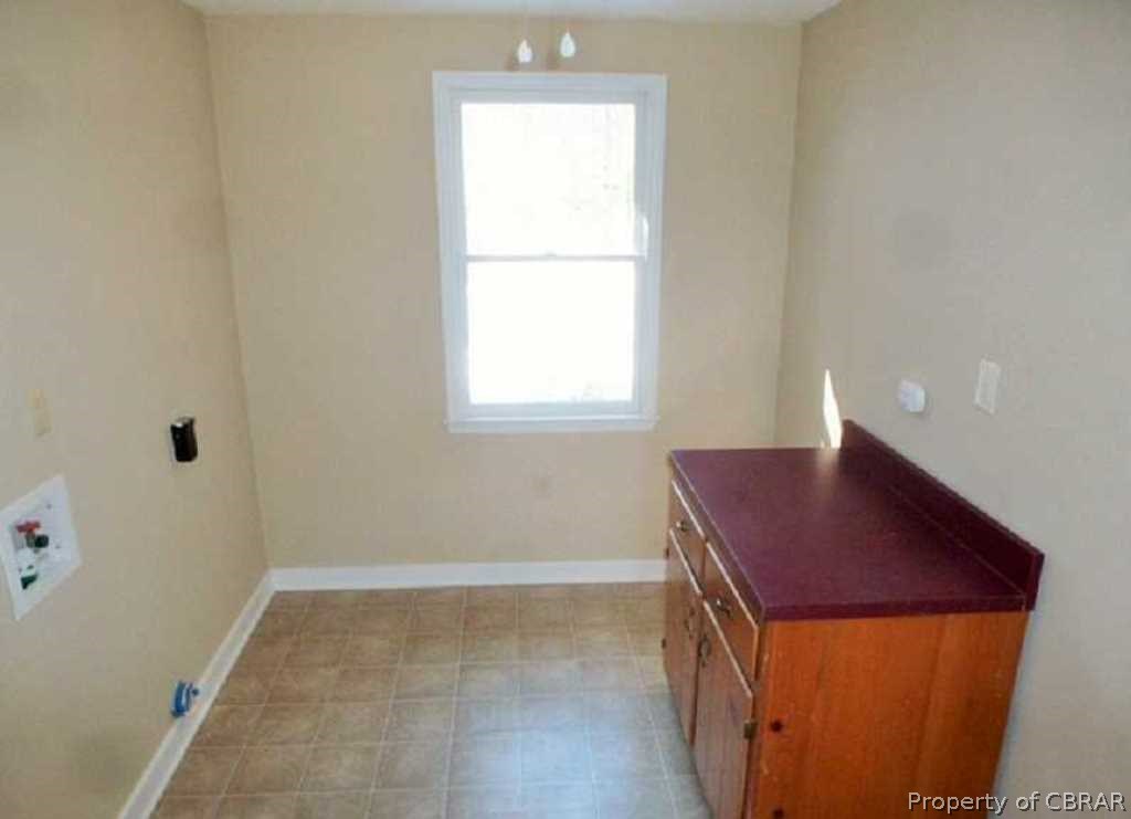 7897 Dutton Road Gloucester, VA 23061 - Photo 5 of 10 Gallery Image 5
