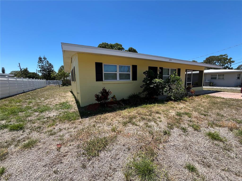 2154 Inner Cass Circle Sarasota, FL 34231 - Photo 8 of 28