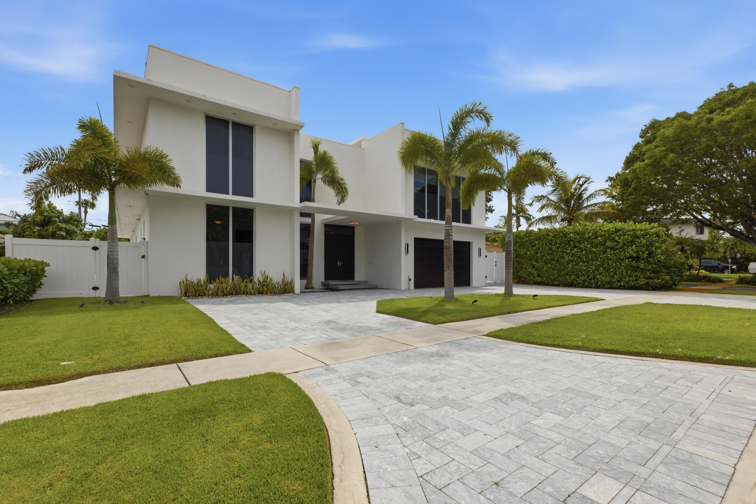 284 Northeast 7th Street Boca Raton, FL 33432 - Photo 6 of 56 284 NE 7th Street-0822
