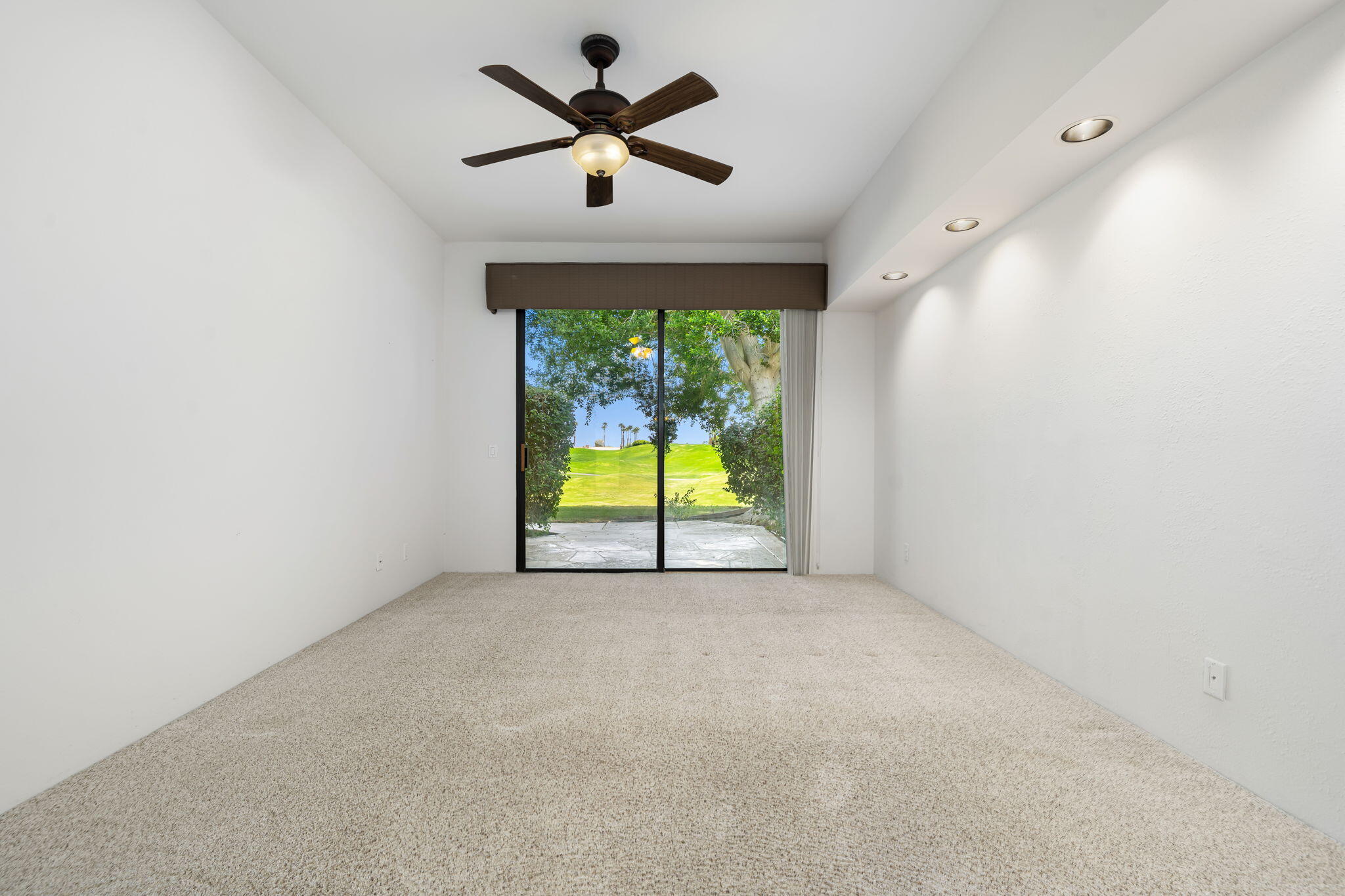 54374 Oak-Tree La Quinta, CA 92253 - Photo 13 of 24 EAAFFE1A-6B0D-43B9-97AD-E5656F34791F