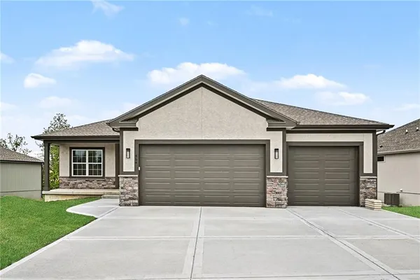 $459,000 | 464 Green Drive, Lawson, MO 64062