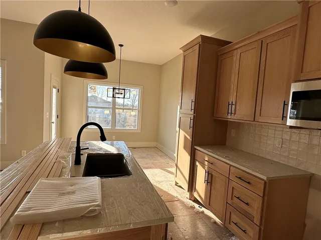 $469,000 | 464 Green Drive, Lawson, MO 64062