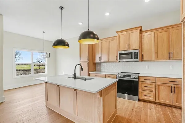 $469,000 | 464 Green Drive, Lawson, MO 64062