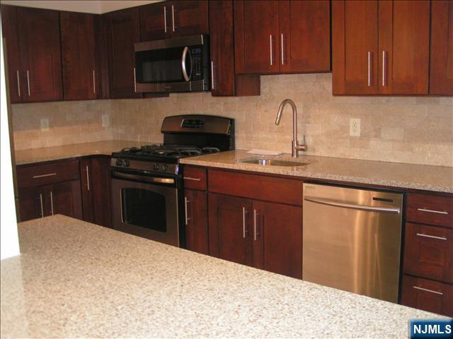 16-06 Jordan Road Fair Lawn, NJ 07410 - Photo 7 of 10