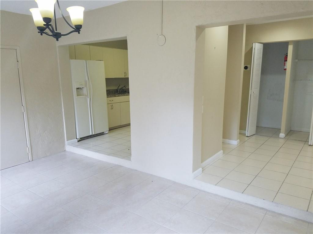 6659 Via Regina, Unit 6659 Boca Raton, FL 33433 - Photo 12 of 38 en view interior of the house