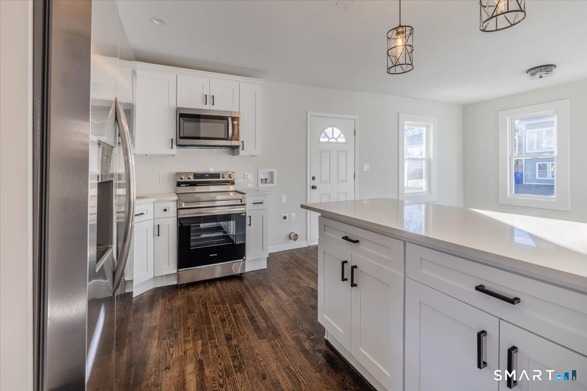 349 Marlborough Terrace Fairfield, CT 06825 - Photo 11 of 38